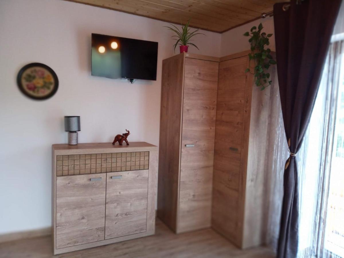 Domki W Bieszczadzkiej Dolinie Ustrzyki Dolne Exterior foto